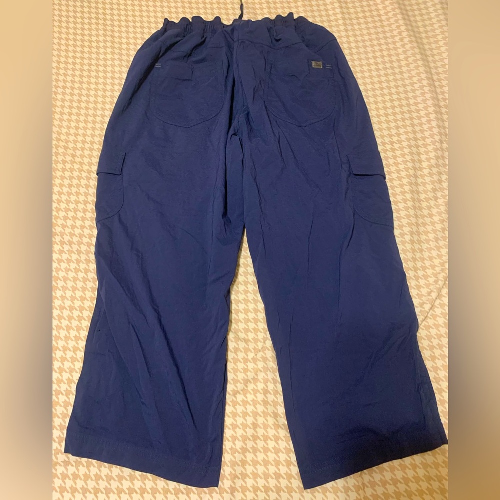 LL Bean cropped utility pants. Elastic waist. Plenty of pockets. Navy blue. Lg. - Picture 2 of 7